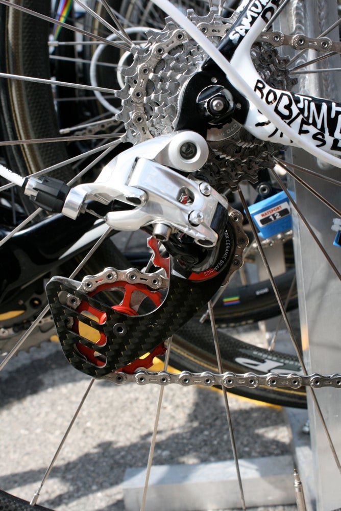 Technical Q&A with Lennard Zinn: Why did Schleck's chain come off