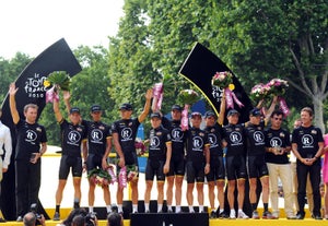 2010 Tour de France stage 20: Team RadioShack in its black kit 2010 Tour de France stage 20: Team RadioShack in its black kit