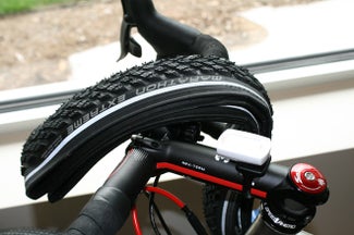 Ask Nick: Dialed Fresh, fat rubber for the flint roads and a long and low stem to get around the tall head tube: thanks Schwalbe and 3T for helping me dial in the Vaya Ti.