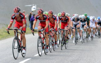 Hincapie on the chase 2011 Tour de France stage 19