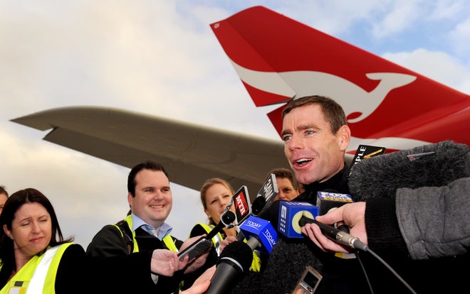 Arriving home Cadel Evans returns to Australia