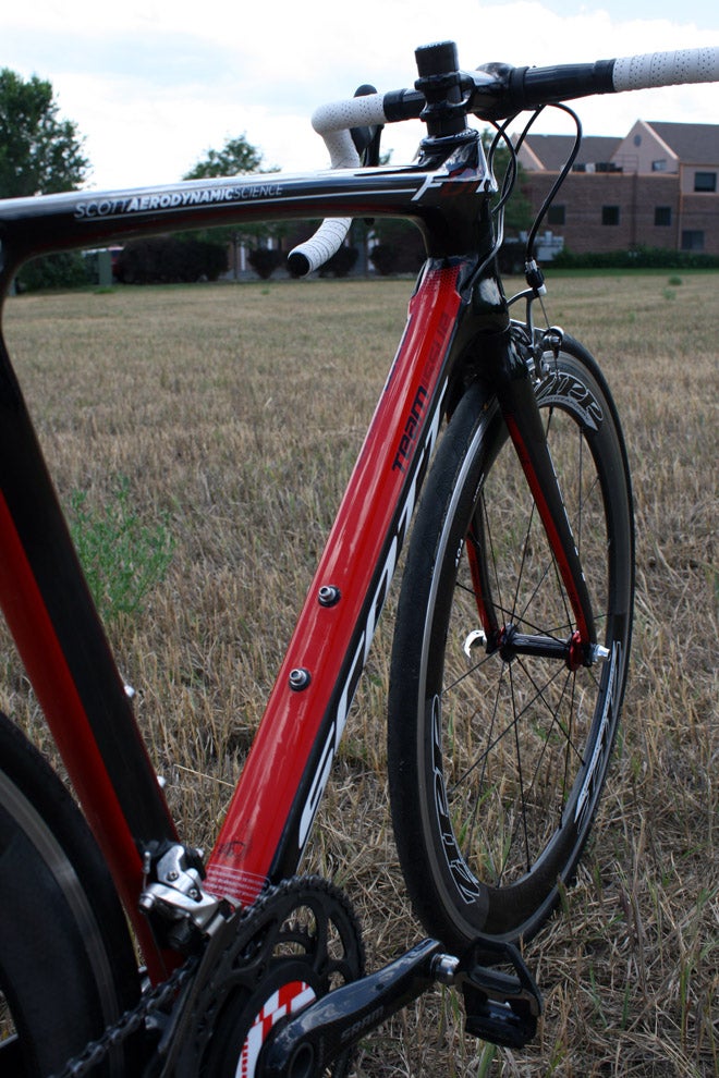 Review Scott FOIL Team Issue An aero road frame without the