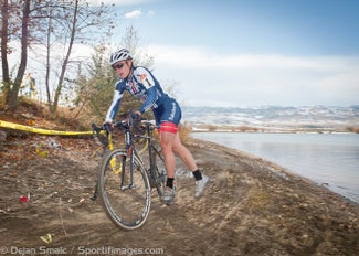 Compton dismounts along the edge of Boulder Reservoir 2011 Colorado Cross Classic