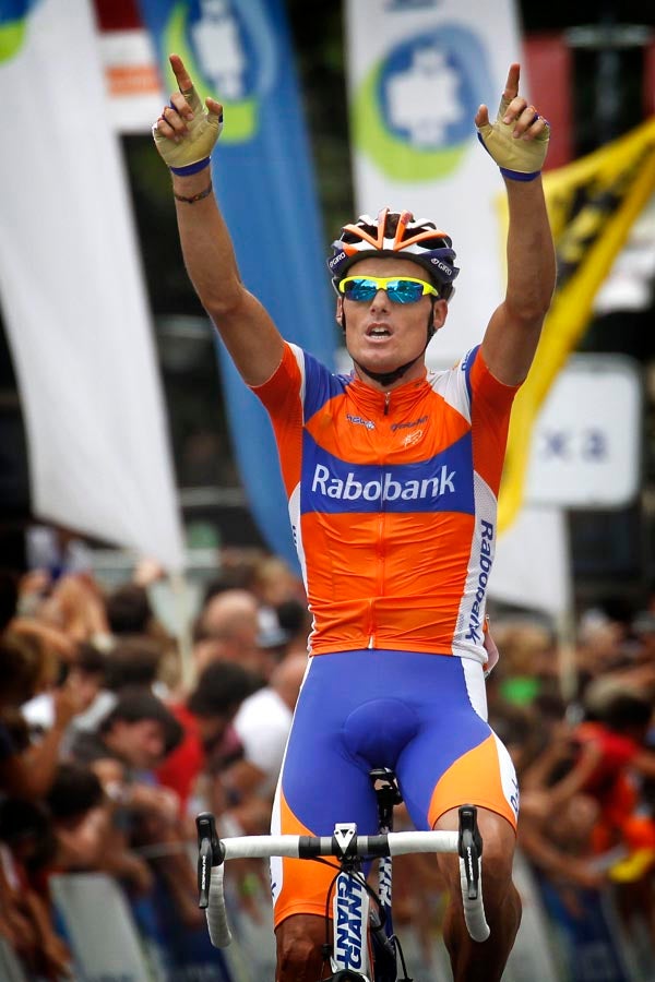 Luis León Sánchez wins the 2012 Clásica San Sebastián.