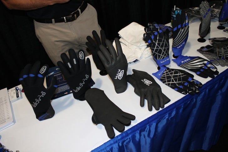 Glacier Gloves offers neoprene gloves for every winter ride - Velo