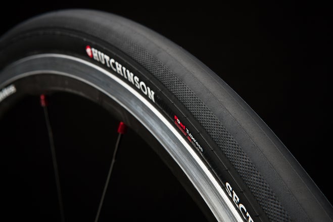 Hutchinson sector tubeless road hot sale tyre