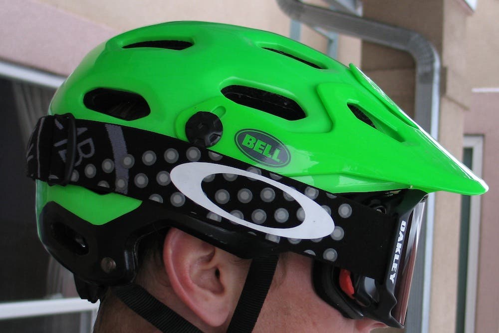 dot and schnell approved motorcycle helmets amazon Amazon.com: Typhoon Helmets Snell SA2020 - DOT Certified
