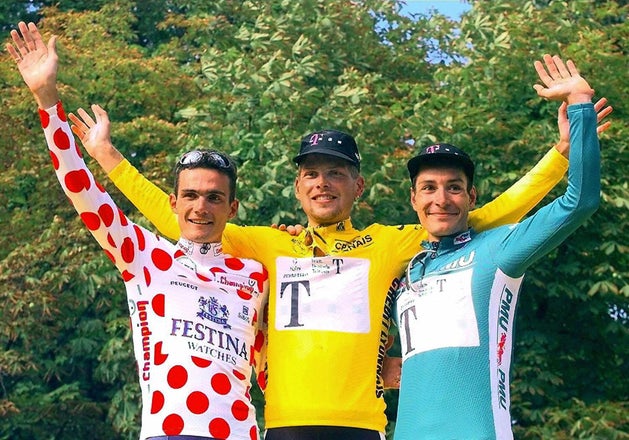 www.velonews.com