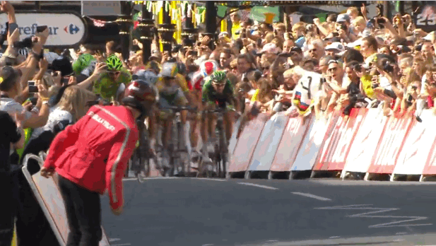 Mark Cavendish, Simon Gerrans crash TdF
