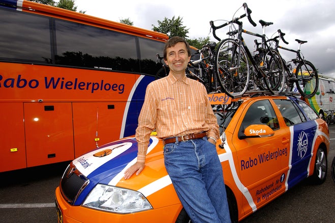 www.velonews.com