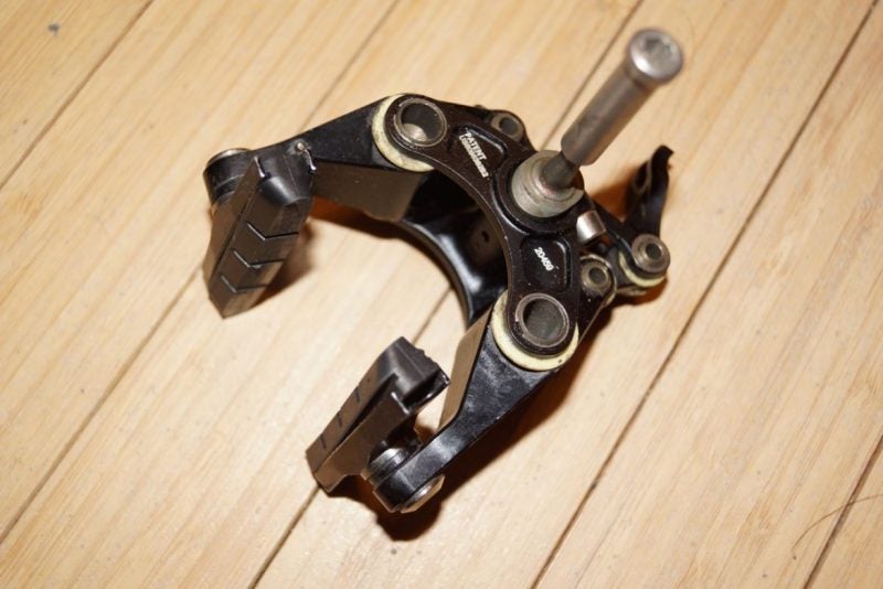 Technical FAQ Brake Dragging on the tire Velo