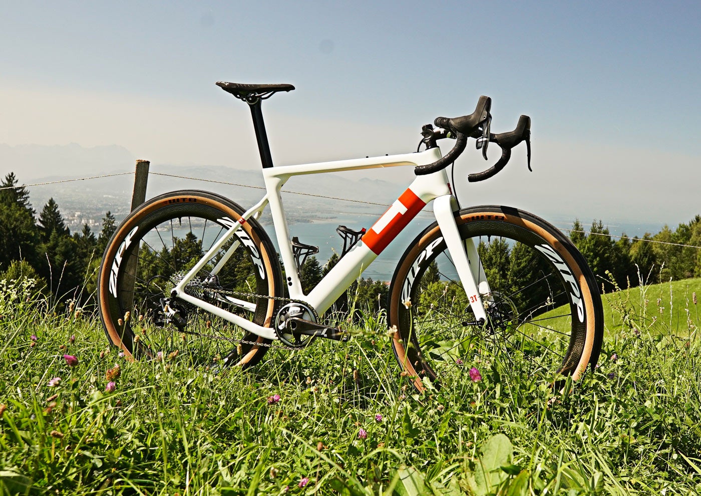 Zipp-Tubeless-detail-3.jpg?