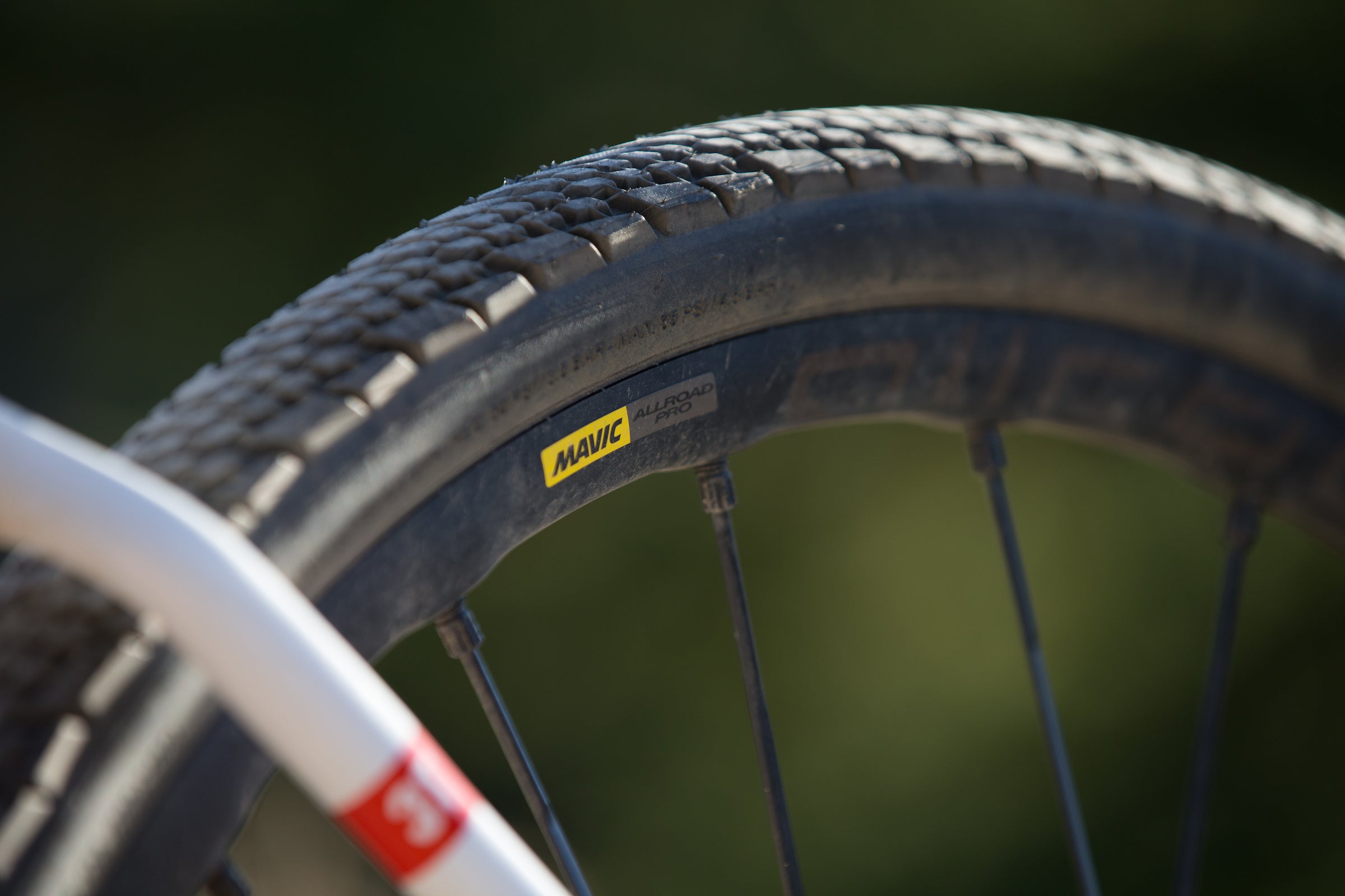 MAVIC  ALLROAD PRO DISC UST グラベル ウエムラサイクルパーツインターネット店 / MAVIC (マビック