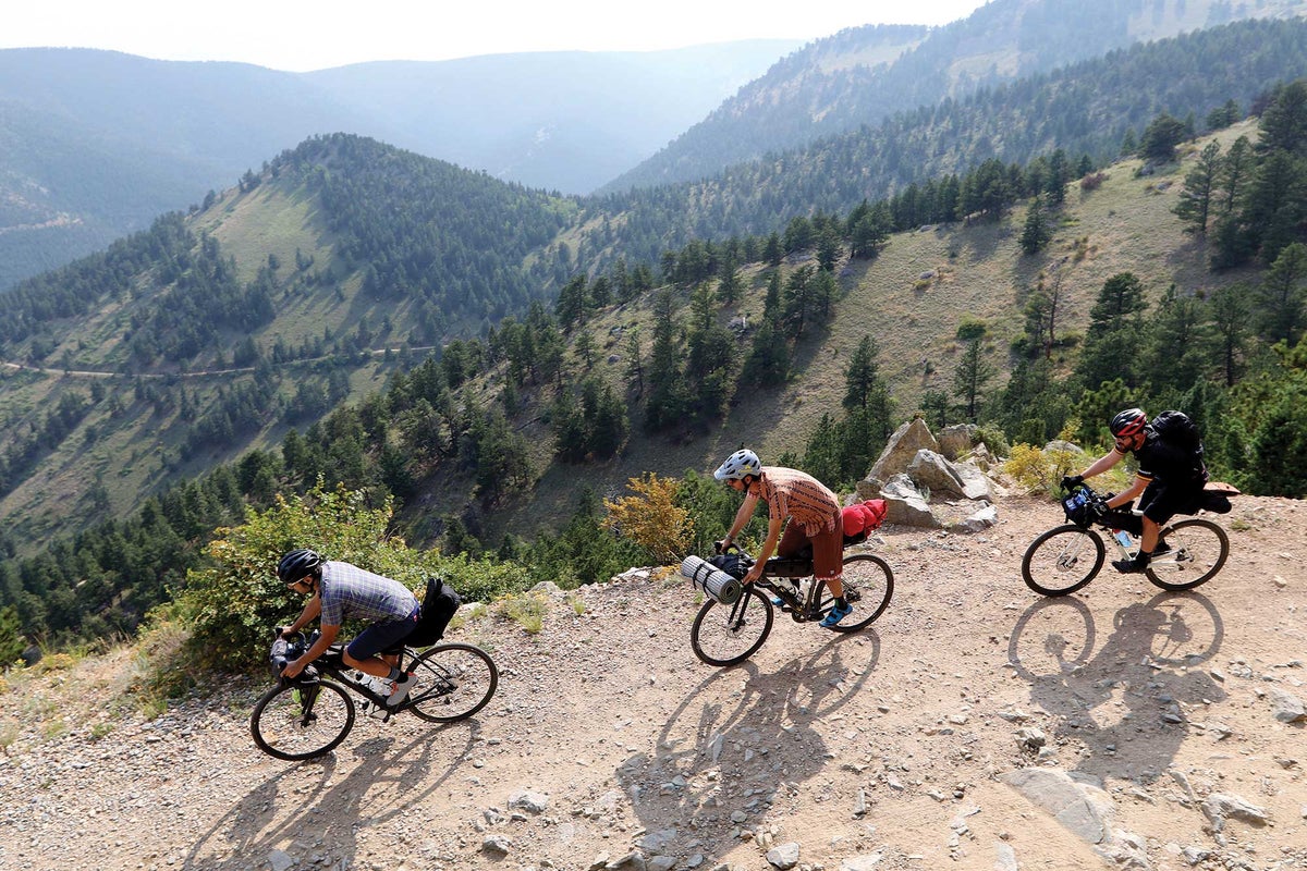 Lael Wilcox and Ulrich Bartholmoes are the first finishers of 2023 Tour Divide