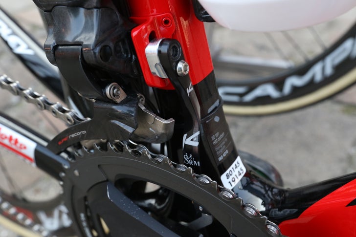 Roubaix tech gallery: Chain catchers, fat tires, and road bike ...