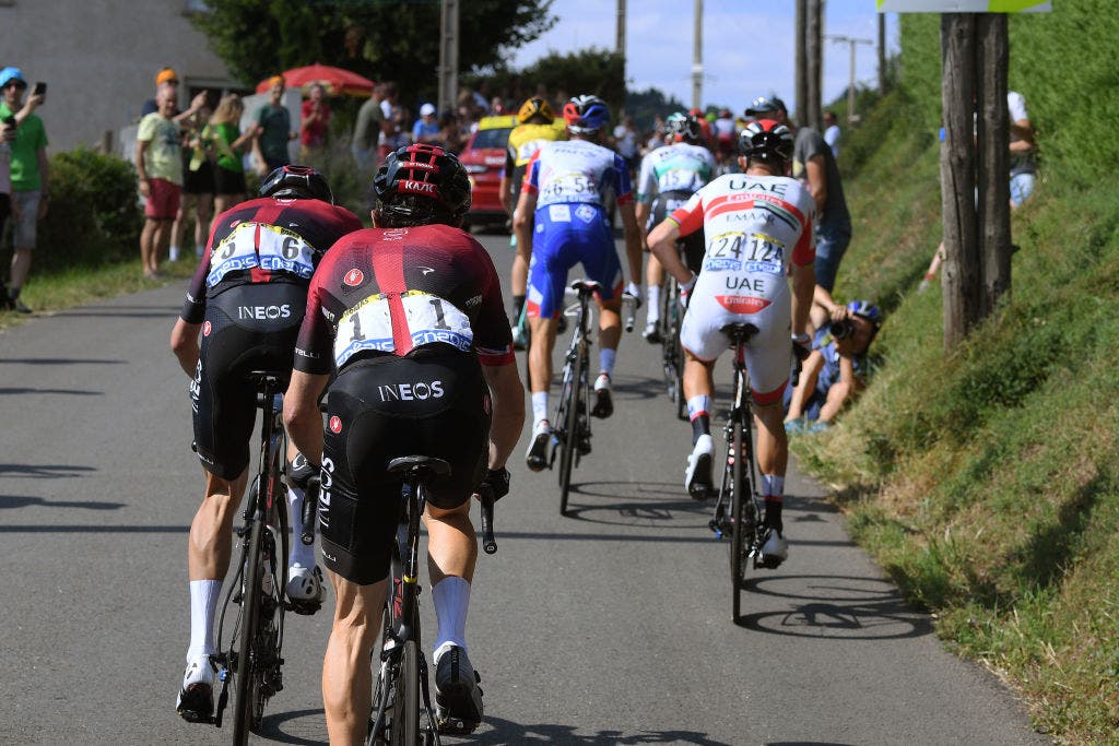Thomas avoids disaster after late crash; cedes time to Pinot