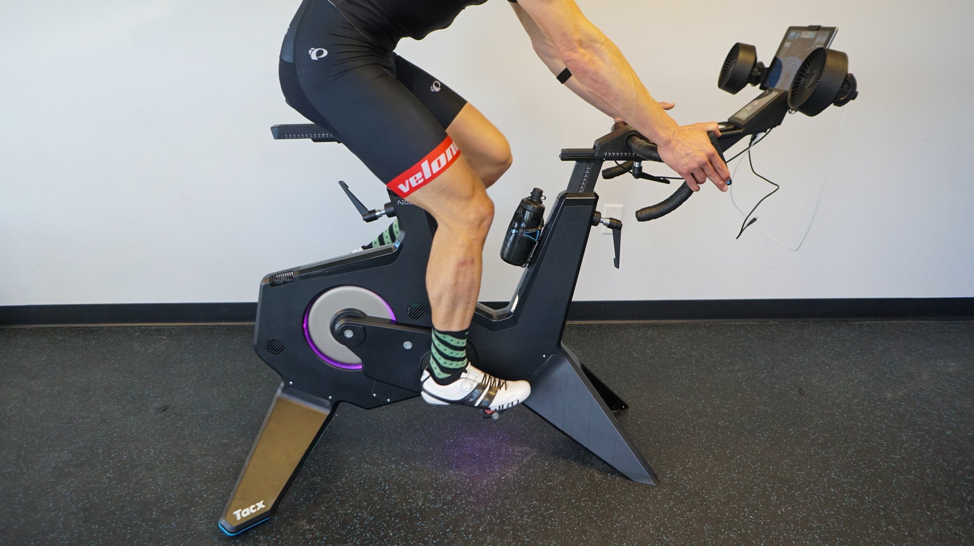 Review: Tacx Neo Bike - Velo