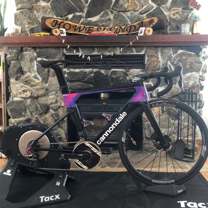 Alex Howe's Cannondale and Tacx Neo trainer