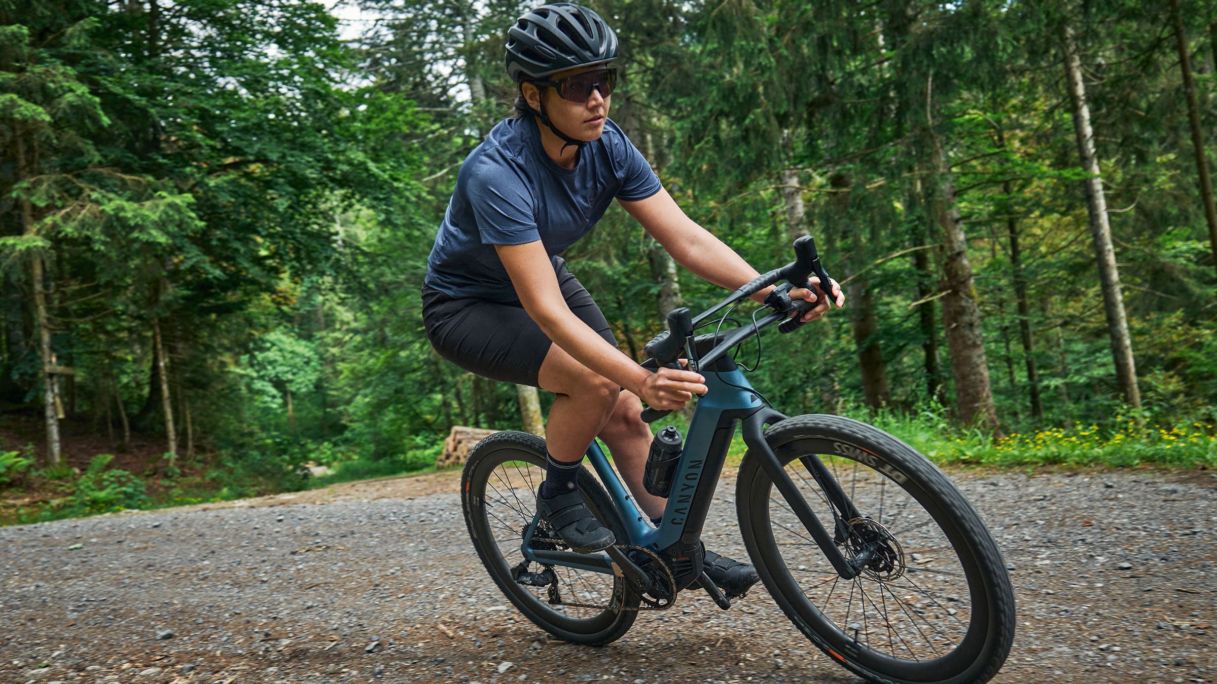 Power up crunchy climbs on the Canyon Grail:ON gravel e-bike