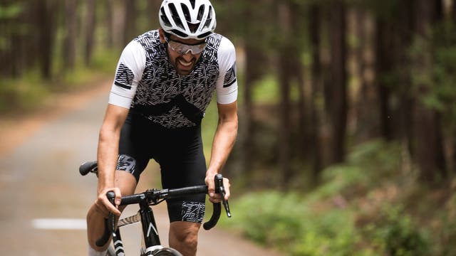 Alberto Contador receives surgery to remove more than one hundred fat lipomas