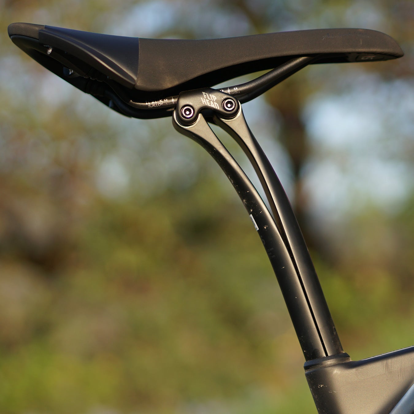 Carbon store suspension seatpost