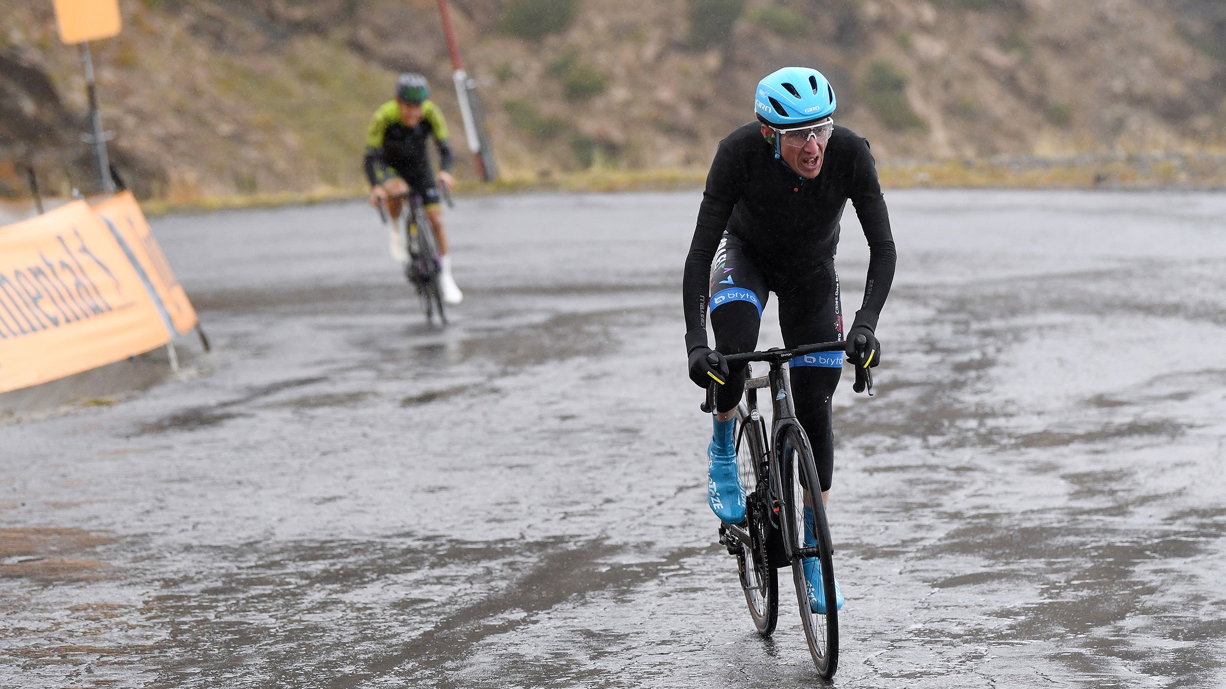 Vuelta a España: Dan Martin survives rainy challenges and turns focus to GC  battle - Velo