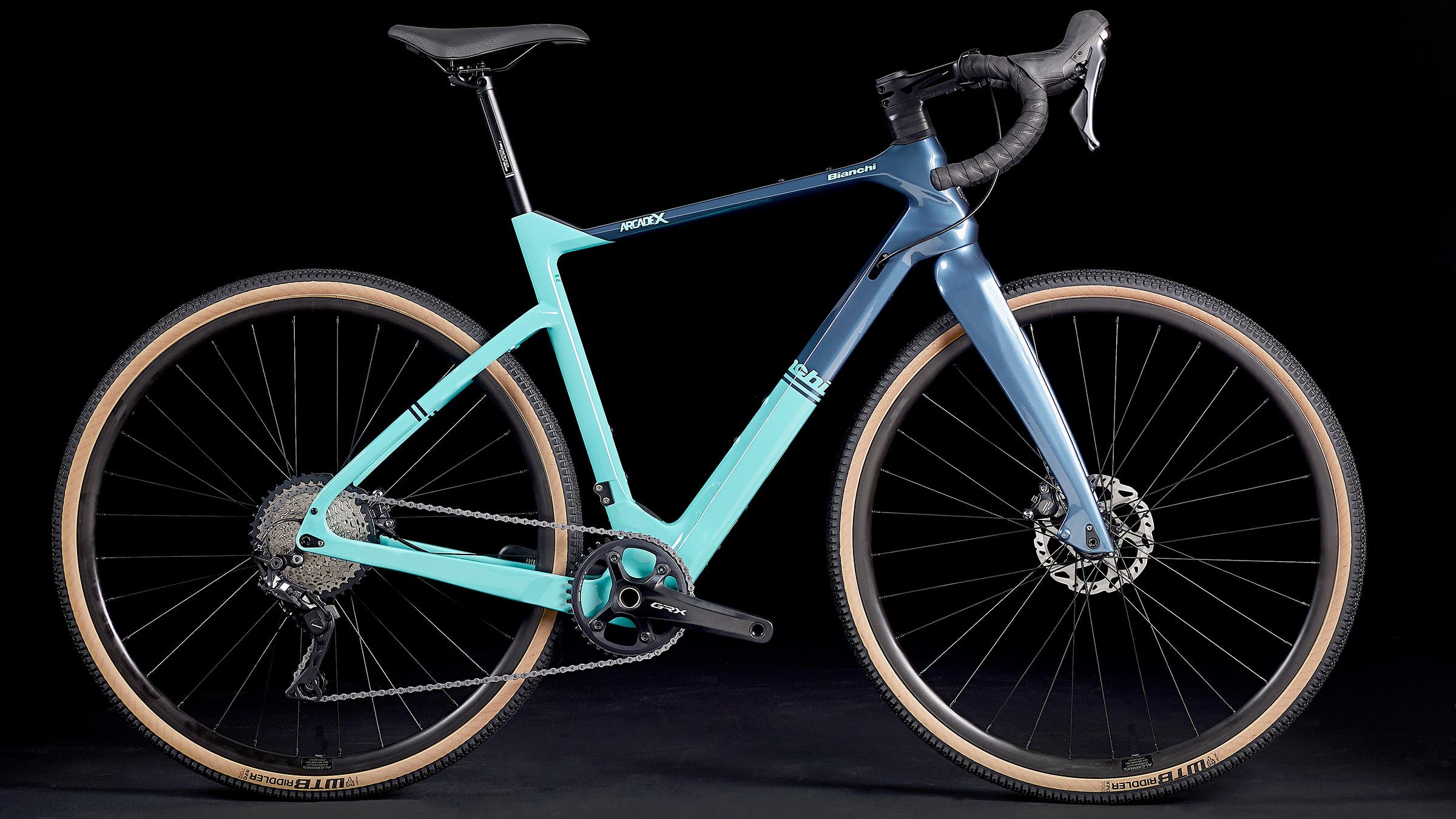 bianchi axis 55cm cx cyclocross road bike Arcadex Pro Apex/GX AXS 1x AW The Bianchi Arcadex Pro Apex/GX AXS 1x is built around a premise that most gravel bikes sidestep 2025 Bianchi Zolder Pro Shimano