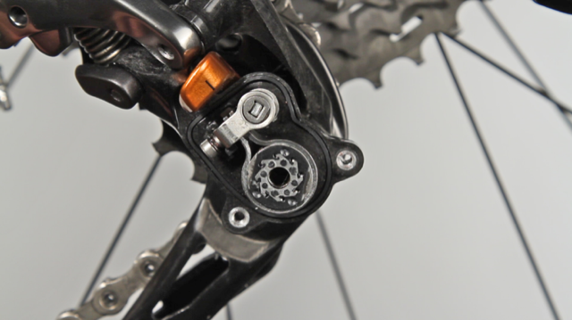 Sticky rear shop derailleur