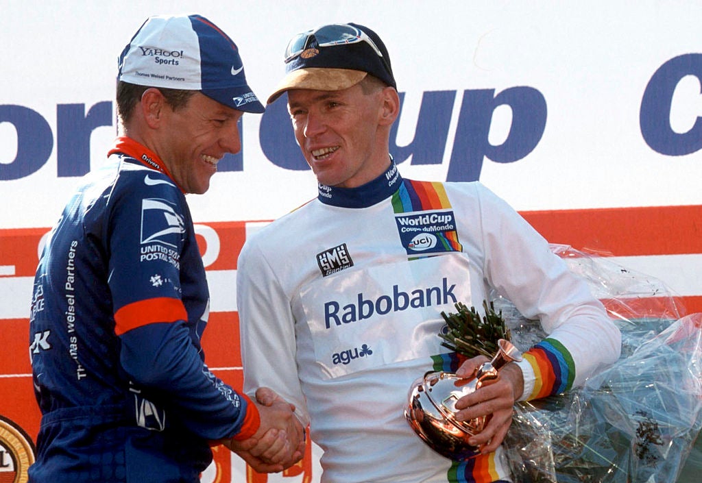 Lance Armstrong congratulating Erik Dekker