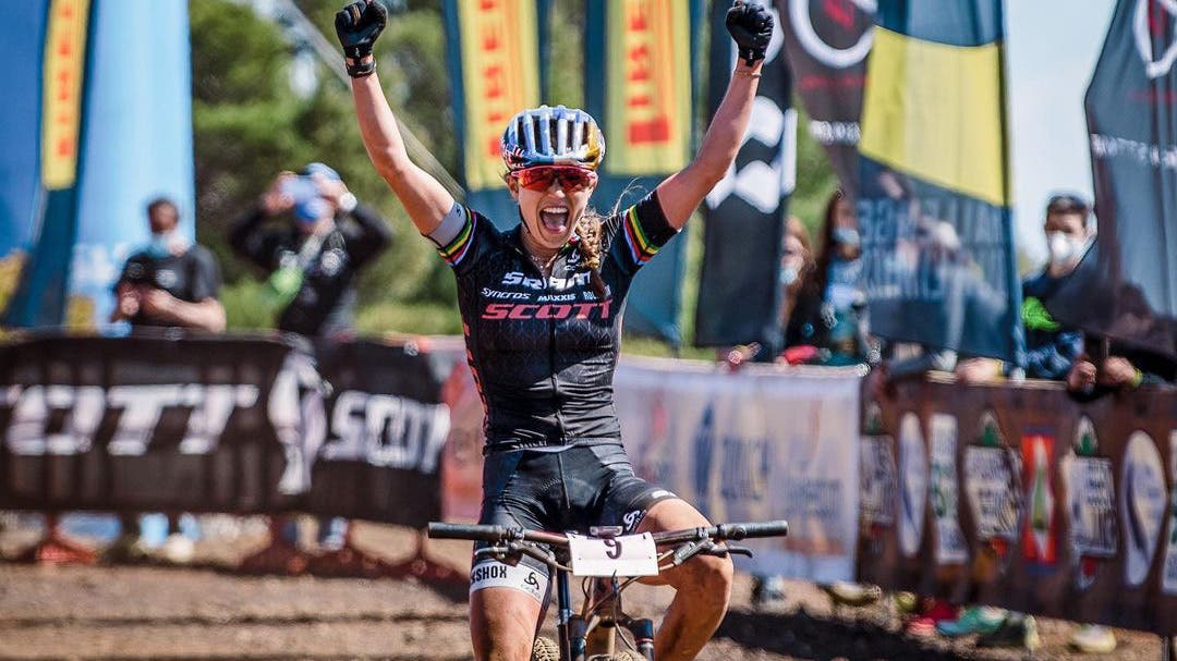 Kate Courtney clinches first season win at the Capoliveri Legend Cup ...