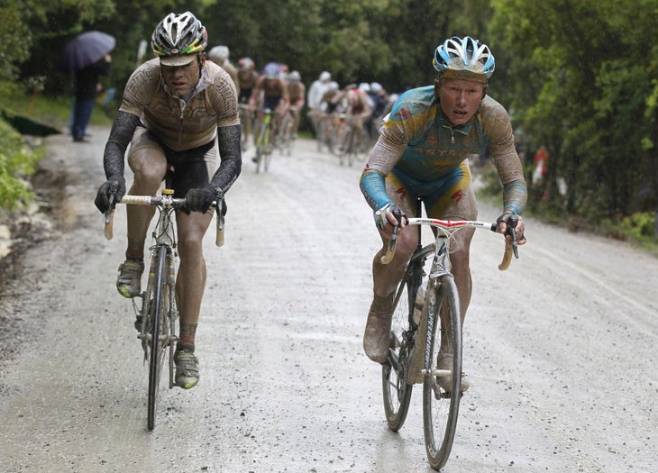 Cadel Evans and Alexandre Vinokourov at the 2010 Giro d'Italia