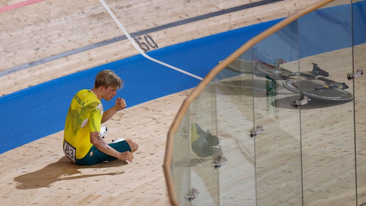 Alex Porter of Australia crashed in the qualifying round of the Men's Team Pursuit when the stem on his bike broke.