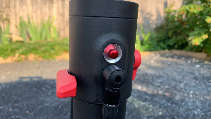A little red button on thje Bontrager Flash Charger floor pump releases pressure from the inflation chamber.