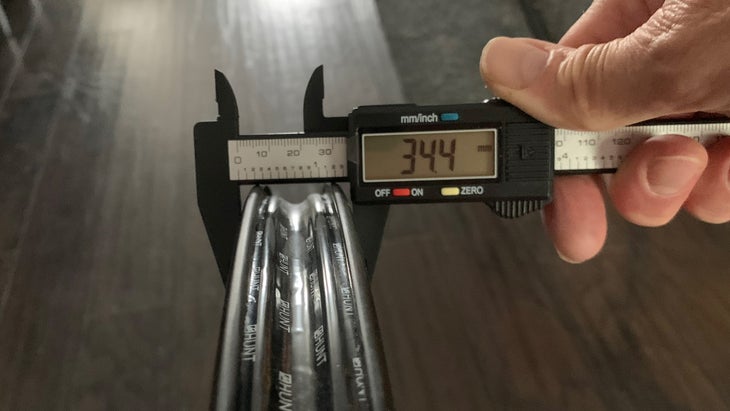The Hunt 60 Limitless Aero rims are 34.4mm at the widest point.