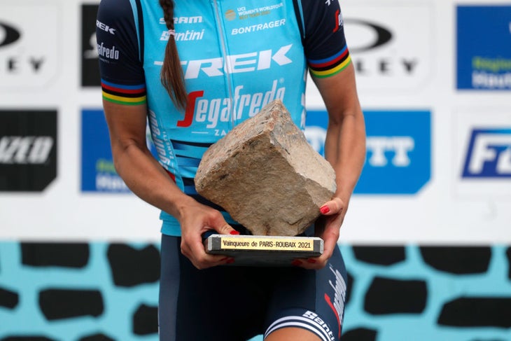A historic trophy for the women's peloton