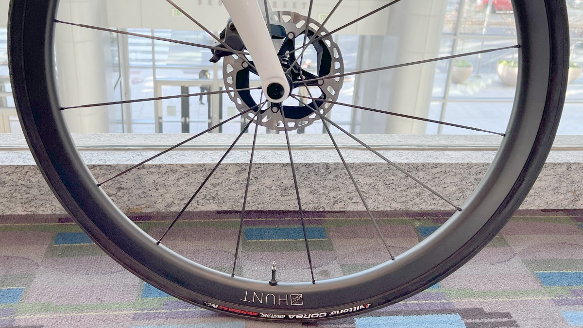 Hunt teases hookless 32 UD Carbon Spoke Disc wheelset Velo