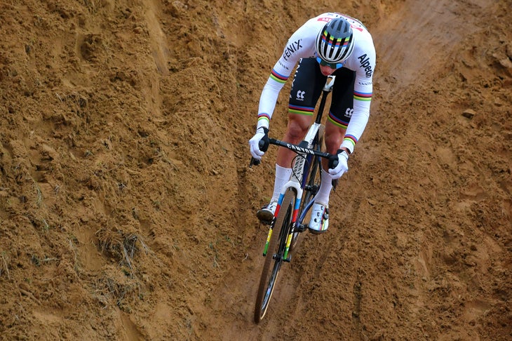 Van der Poel shows rainbow jersey for the first time in his home country:  We have been working on this stunt for some time