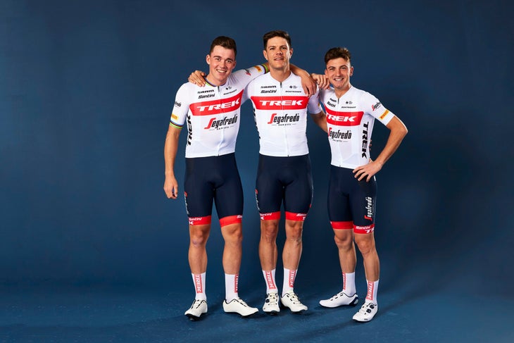 The men's kit is very similar to 2021, but the black sleeves have gone and some red trim is in