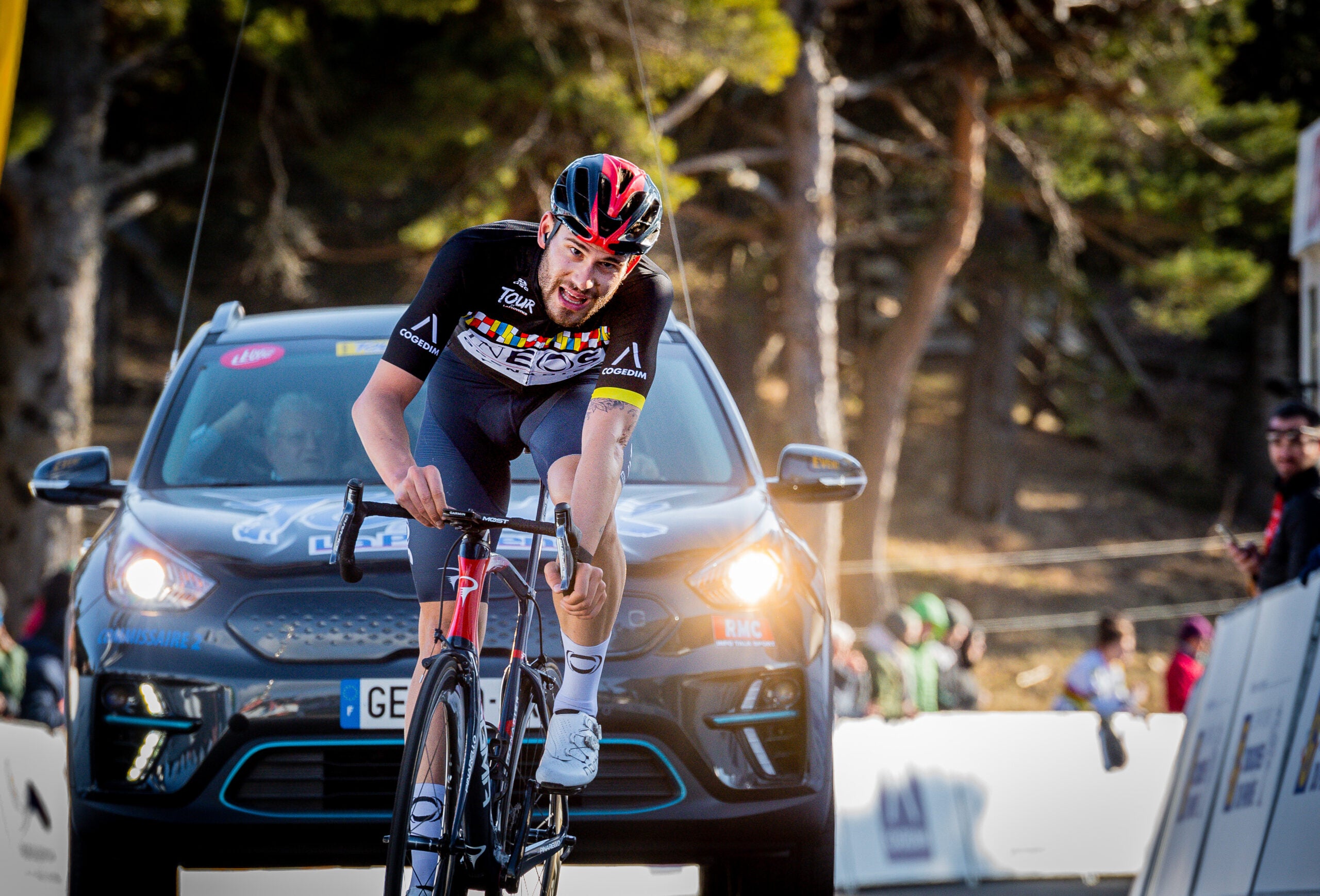 FILIPPO GANNA BREAKS HOUR RECORD - Road Bike Action