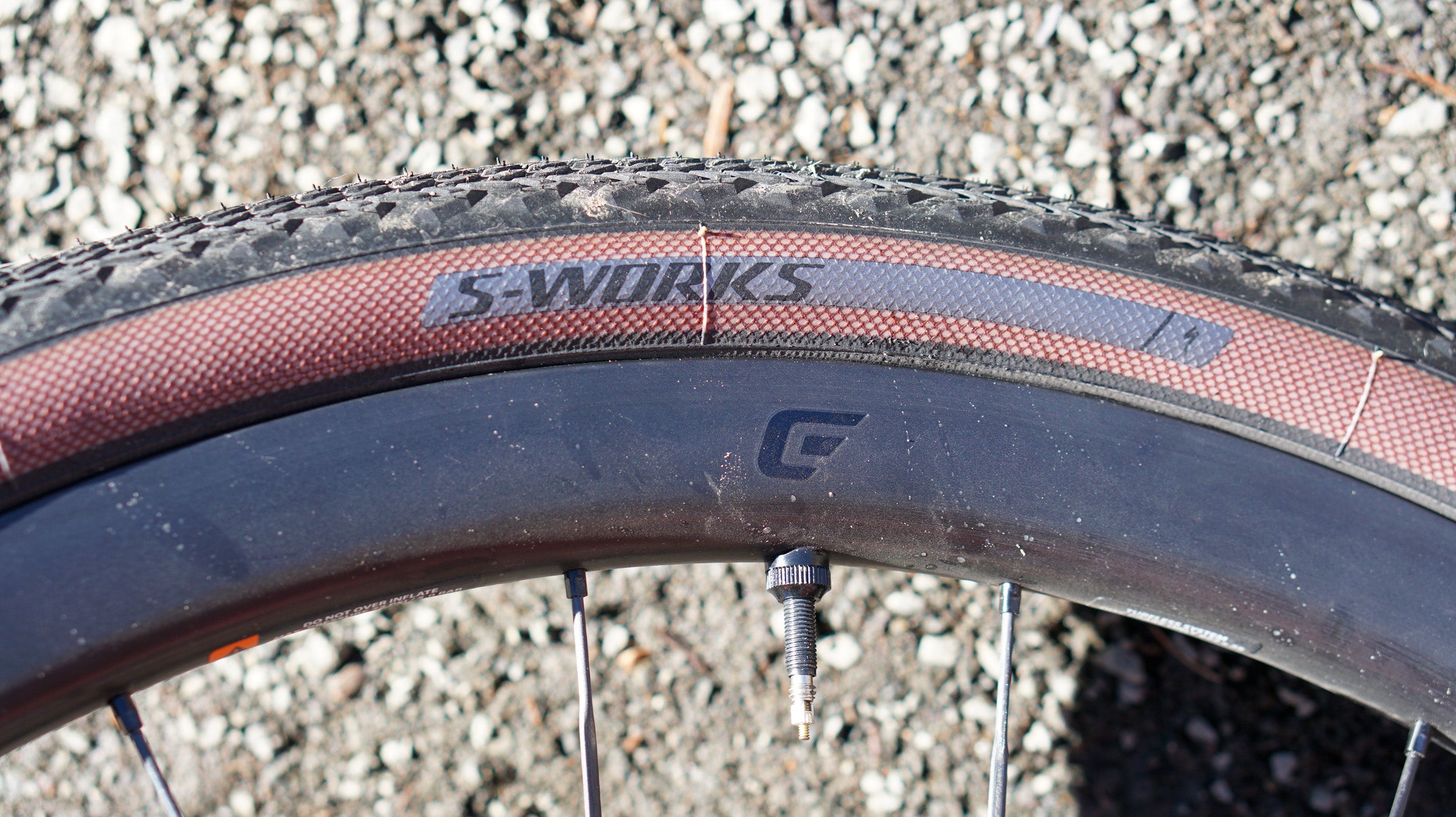 Specialized S-Works Pathfinder gravel tire details and first