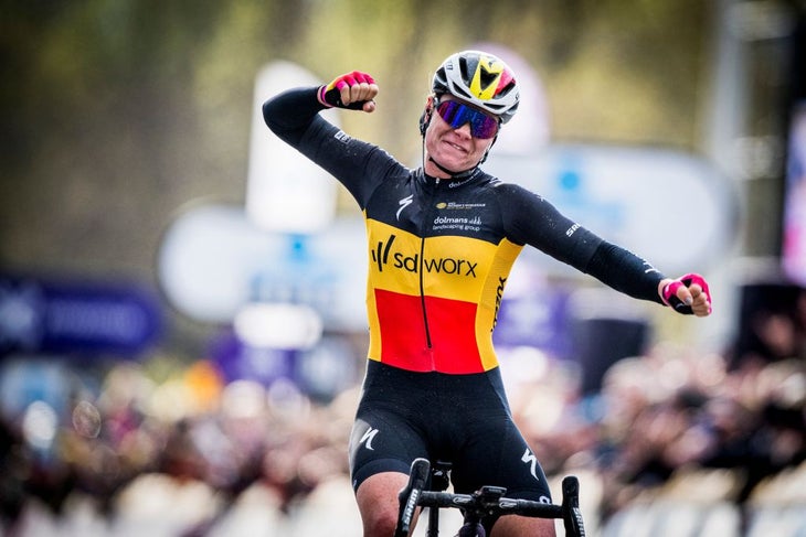 Velonews Awards 2022 Annemiek Van Vleuten Female Cyclist Of The Year Velo 2850