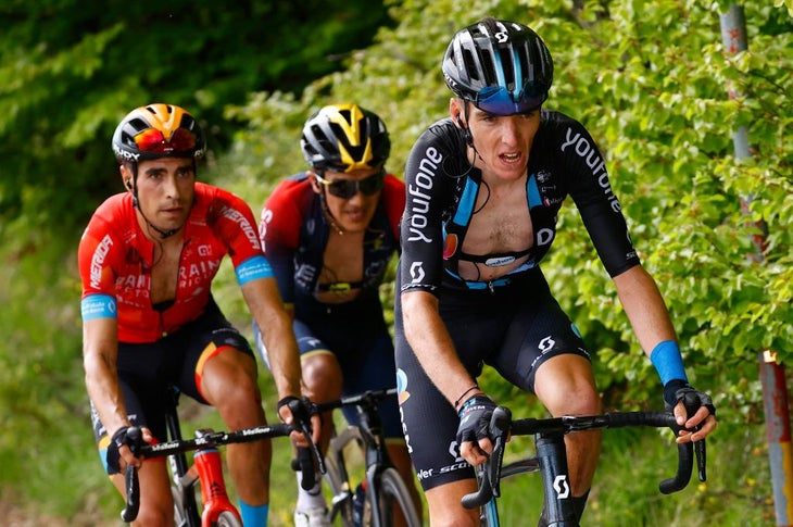 Romain Bardet (Team DSM) pushes the pace on stage 9 of the Giro d'Italia.
