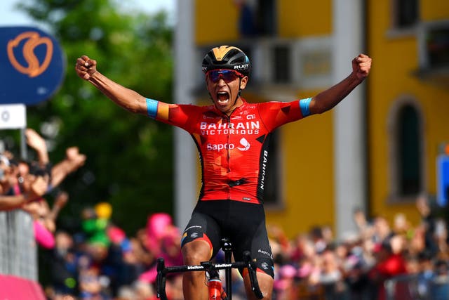 Giro d'Italia: Santiago Buitrago survives crash to take stunning stage 17 win