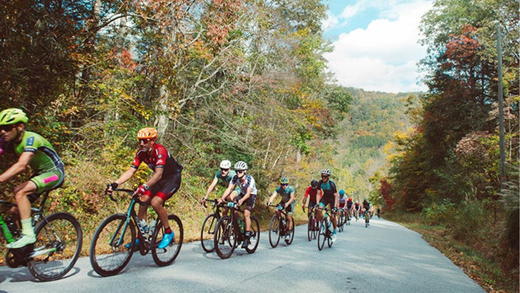 Cyclists on the route of the Gran Fondo Hincapie