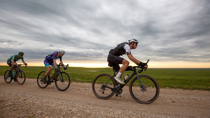 Ivar Slik on the front in Unbound Gravel 200