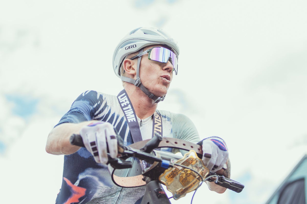 www.velonews.com