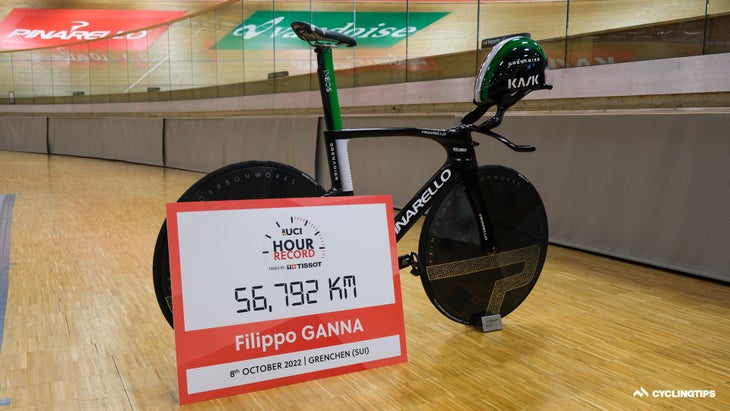 FILIPPO GANNA & MUC-OFF TEAM FOR HOUR RECORD - Road Bike Action