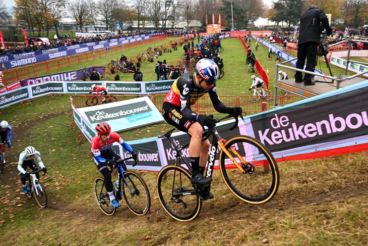 TBT: Mathieu van der Poel and Wout Van Aert's 2012 Worlds Battle in Koksijde - Cyclocross Magazine - Cyclocross and Gravel News, Races, Bikes, Media