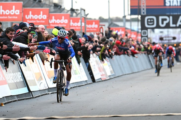 TBT: Mathieu van der Poel and Wout Van Aert's 2012 Worlds Battle in  Koksijde - Cyclocross Magazine - Cyclocross and Gravel News, Races, Bikes,  Media