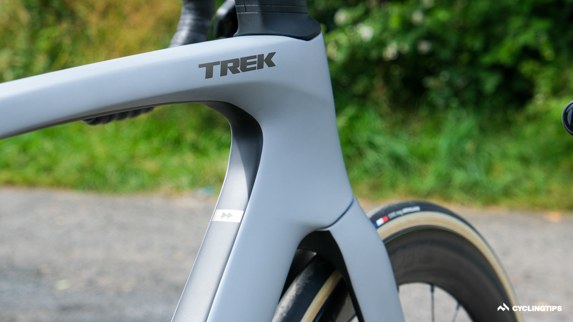 Trek madone slr 6 best sale disc review